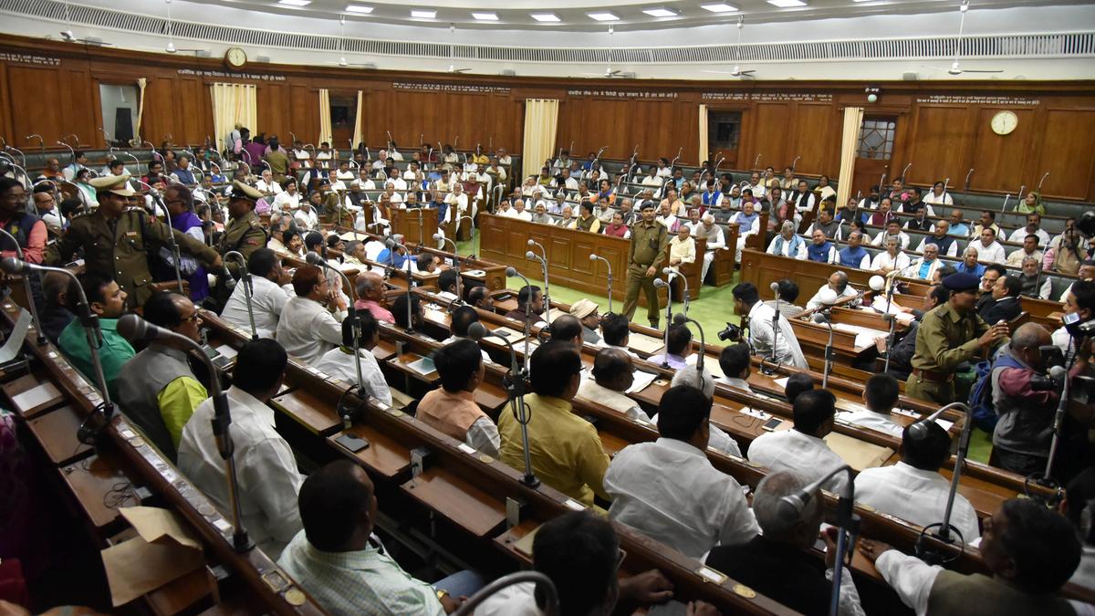 https://th-i.thgim.com/public/incoming/8iew80/article70180482.ece/alternates/LANDSCAPE_1200/5903_26-2-2018_17-5-59_26TH-FEB_PATNA_BUDGETSESSIONOFBIHARASSEMBLY_06.JPG