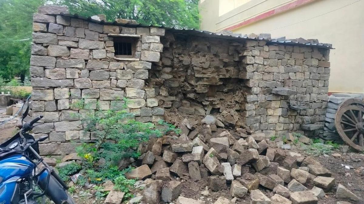 Rains partially damage 26 houses in Yadgir district