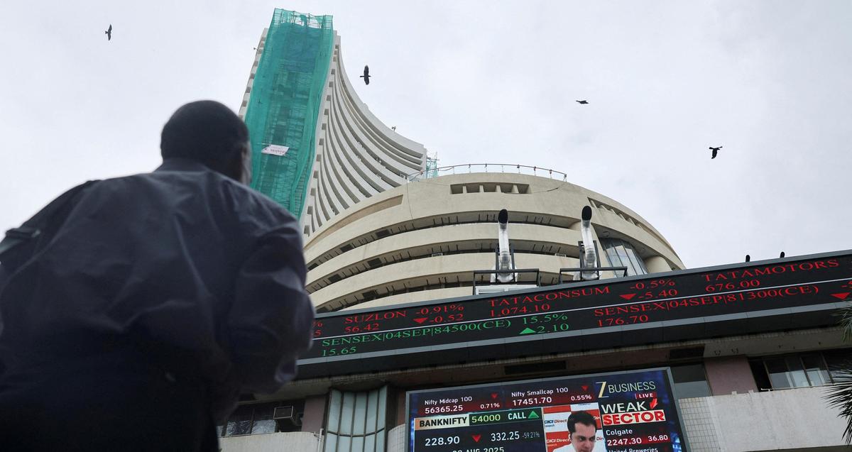 thehindu.com - Pti - Budget 2026: Stock markets fluctuate in narrow range