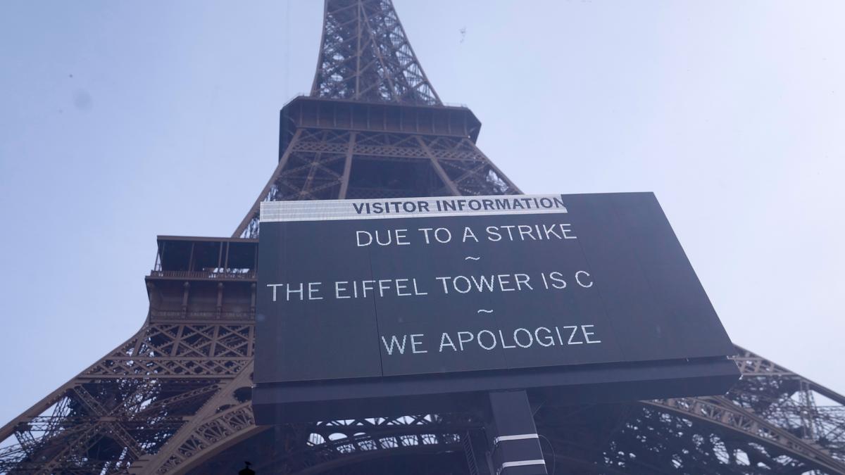 https://th-i.thgim.com/public/incoming/8jfhdy/article70119919.ece/alternates/LANDSCAPE_1200/France_Protests_68249.jpg