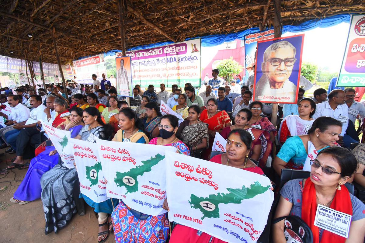 Tension prevails as police take protesting steel workers into custody in Visakhapatnam