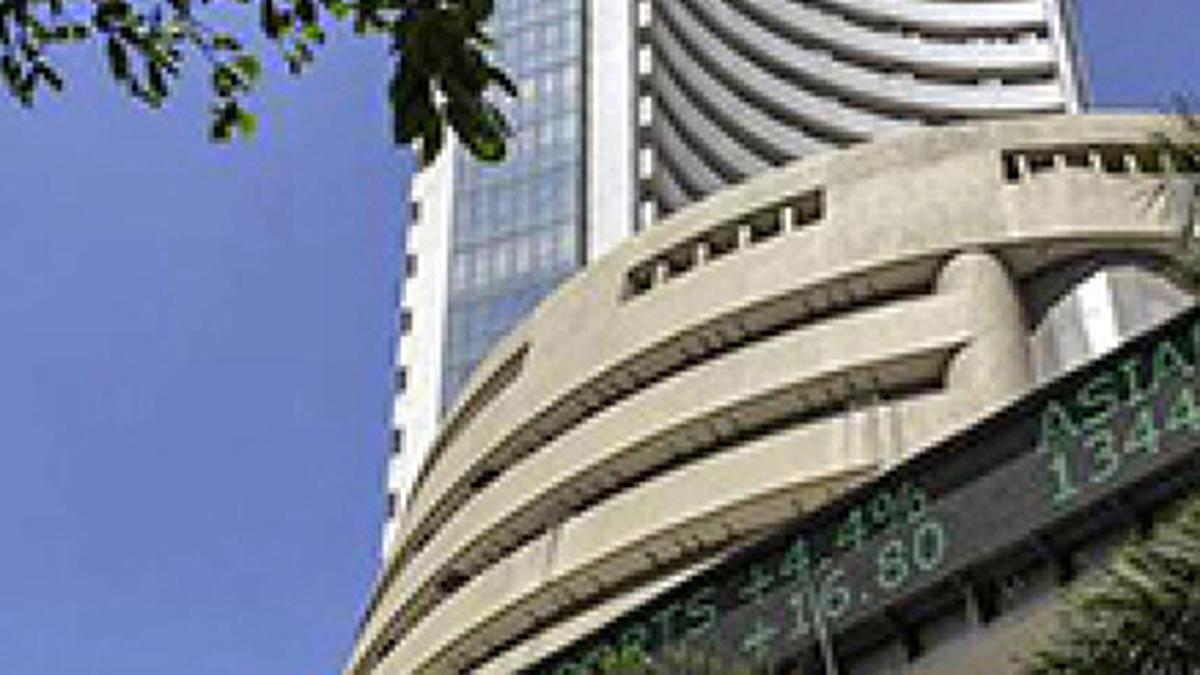 Sensex, Nifty fall in early trade