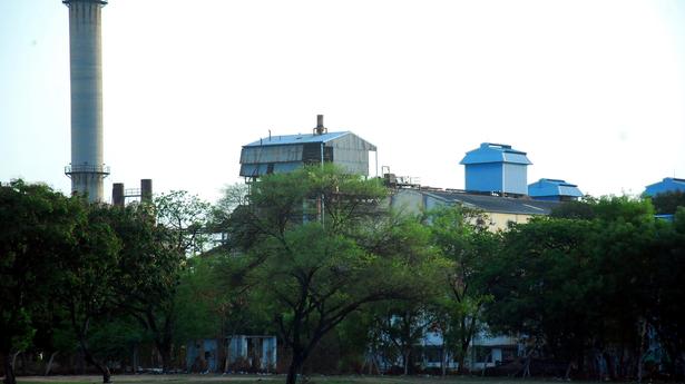 Ganapathi sugars lifts lockout