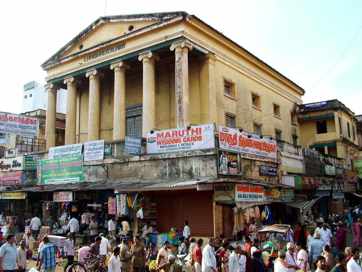 A pedra fundamental do Hall foi lançada por George Norton, Advogado Geral, Madras, em 2 de outubro de 1846. Fotografia tirada em 2005