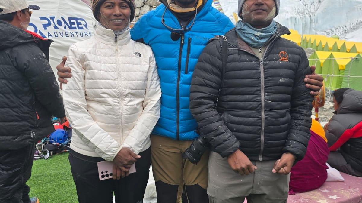 Karnataka duo scales Mt. Everest, cautions against climbing without adequate training