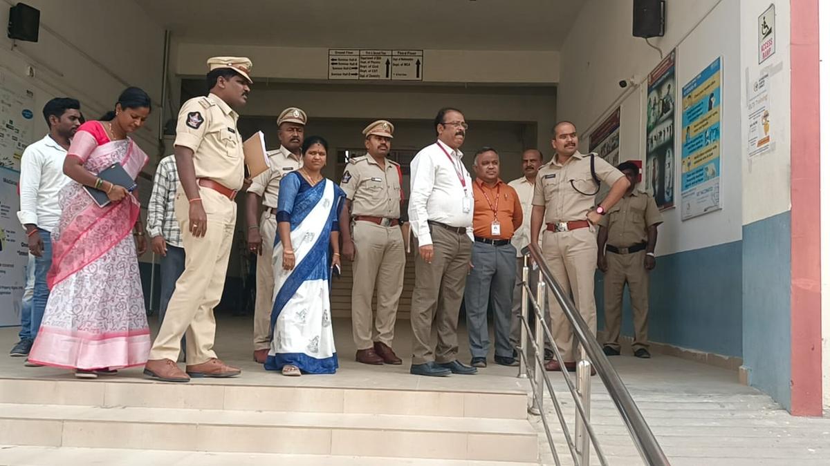 Annamayya SP instructs police on polling duties ahead of elections
