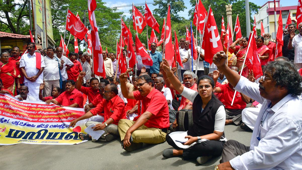 CPI cadre stage protest in Coimbatore