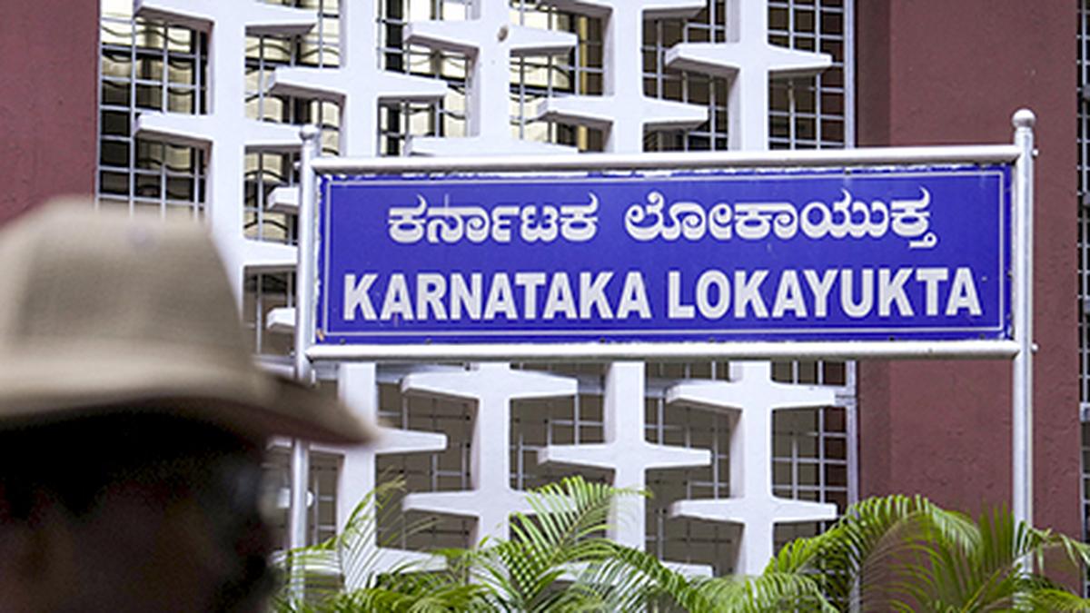 Three officials caught taking bribes by Karnataka Lokayukta