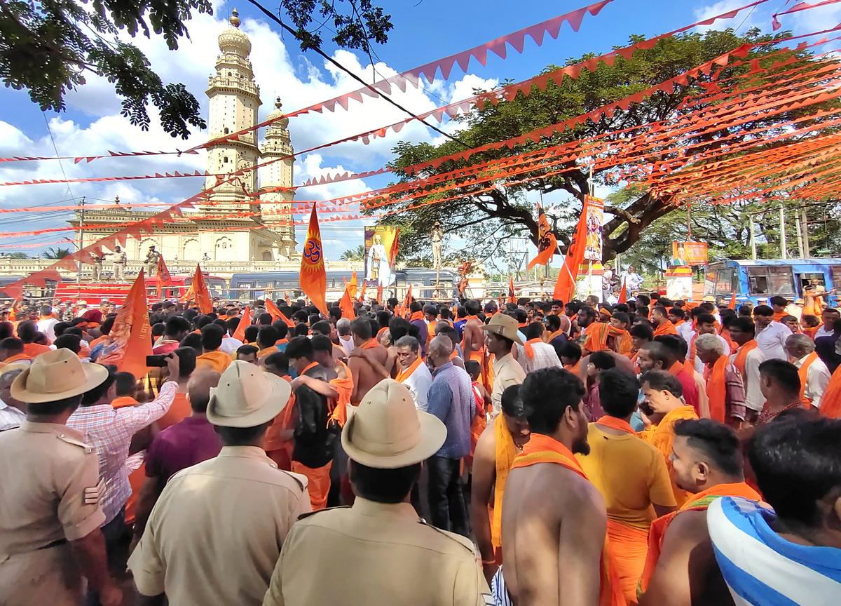 Sankeertana Yatra held at Srirangapatna amid tight security