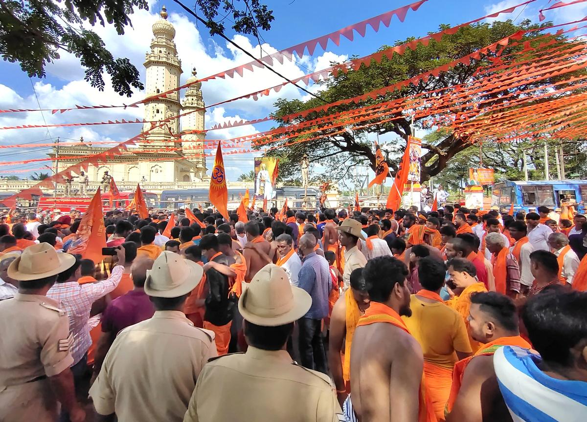 Sankeertana Yatra held at Srirangapatna amid tight security