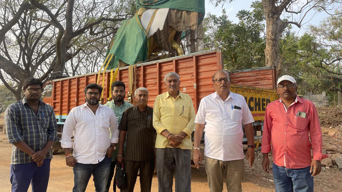 Equestrian statue of Basaveshwara shifted in late-night operation in Hubballi