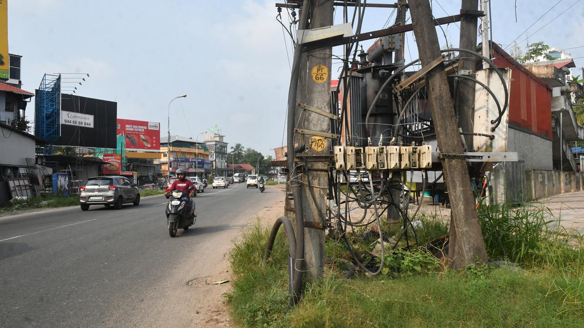 Concern over delay in widening Civil Line Road for metro’s Kakkanad extension