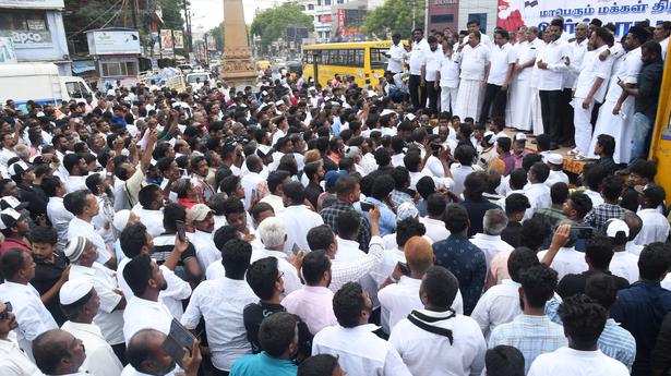 MMK stages demonstration in Madurai