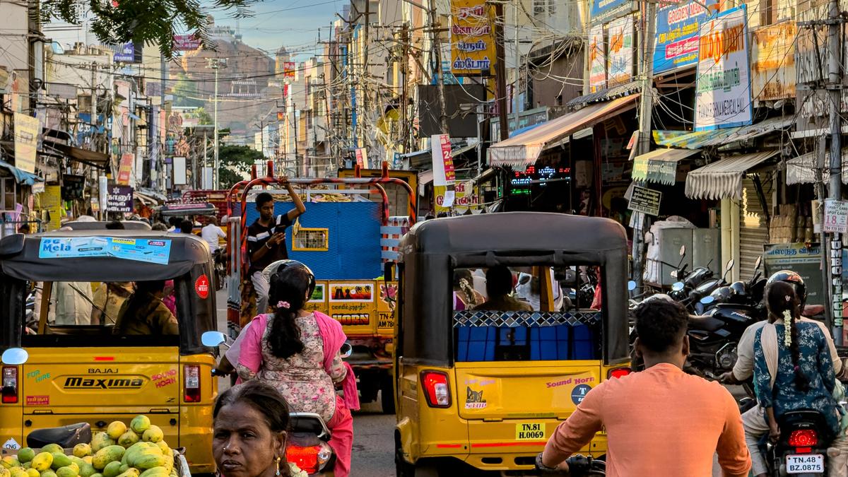 Wilful disobedience and ineffective enforcement of traffic rules worsen traffic mess on Big Bazaar Street
