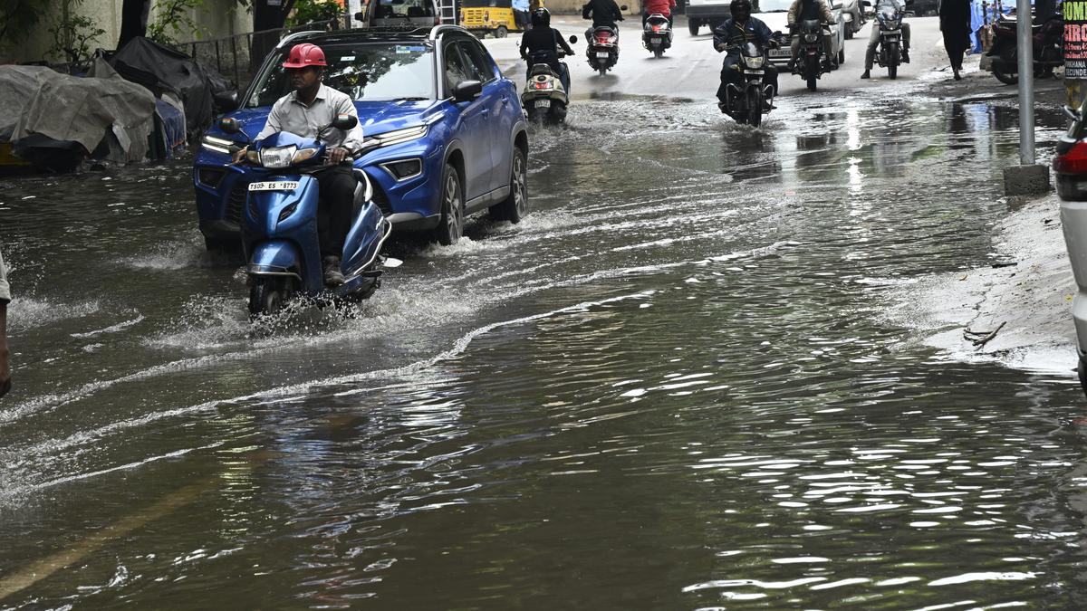 Morning downpour disrupts life in Hyderabad