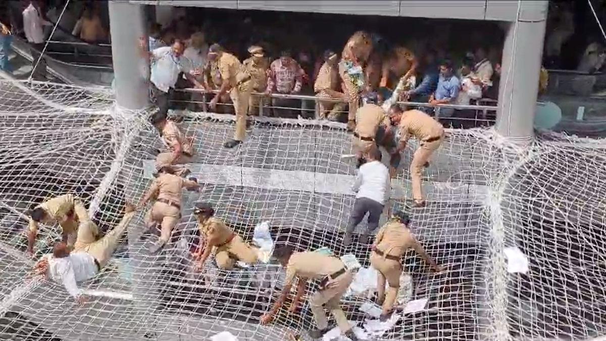 High drama at Maharashtra secretariat as protesters jump onto safety net