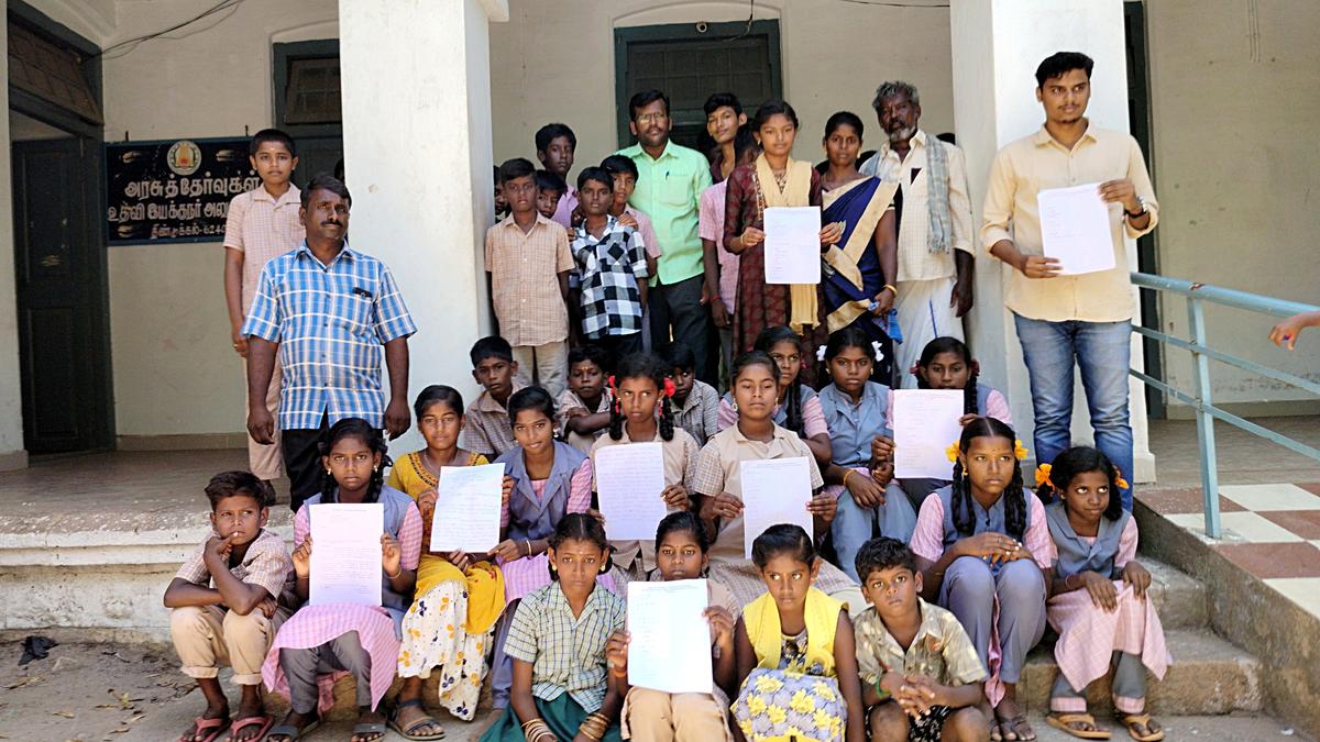 Students ‘refuse’ to go to school built in new location