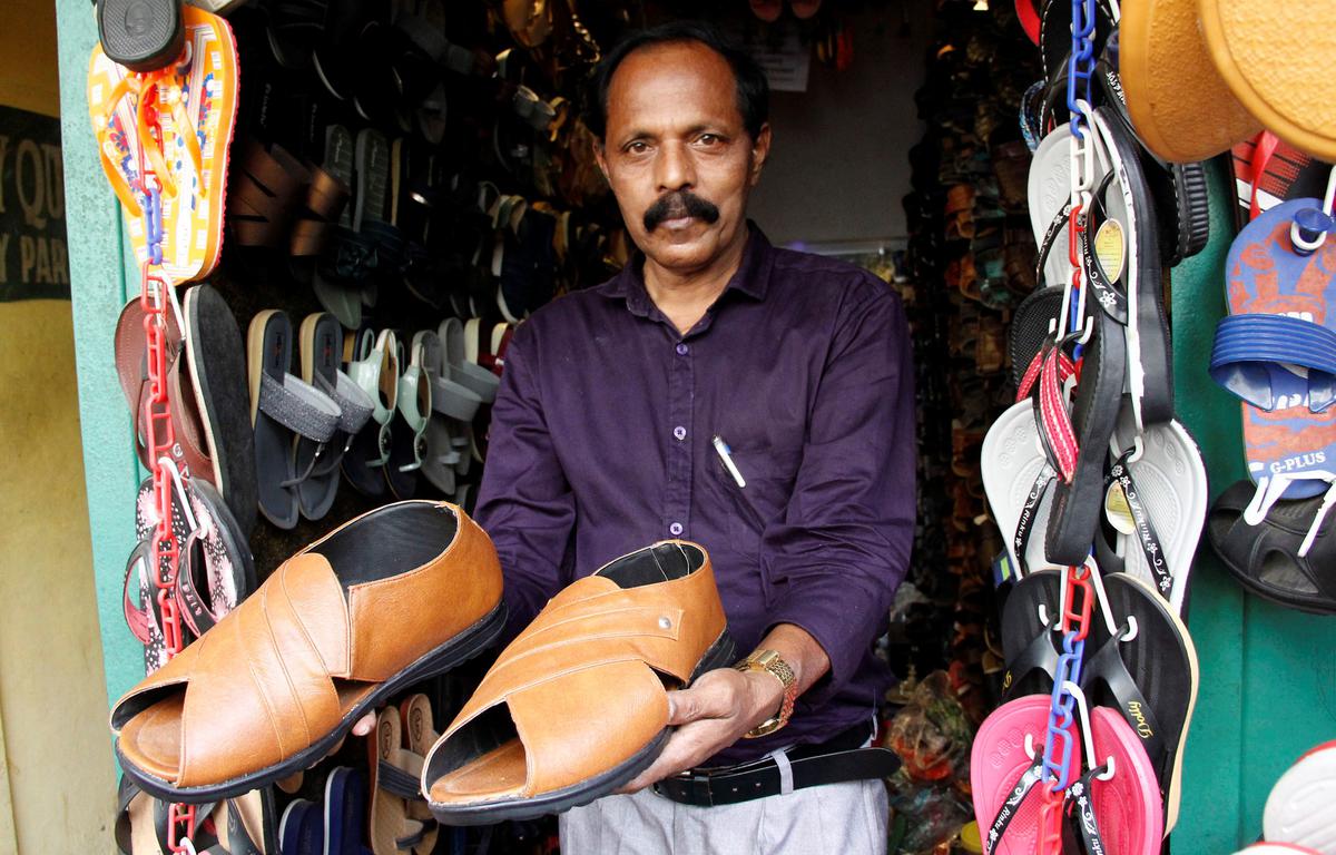 New model top shoes in kerala