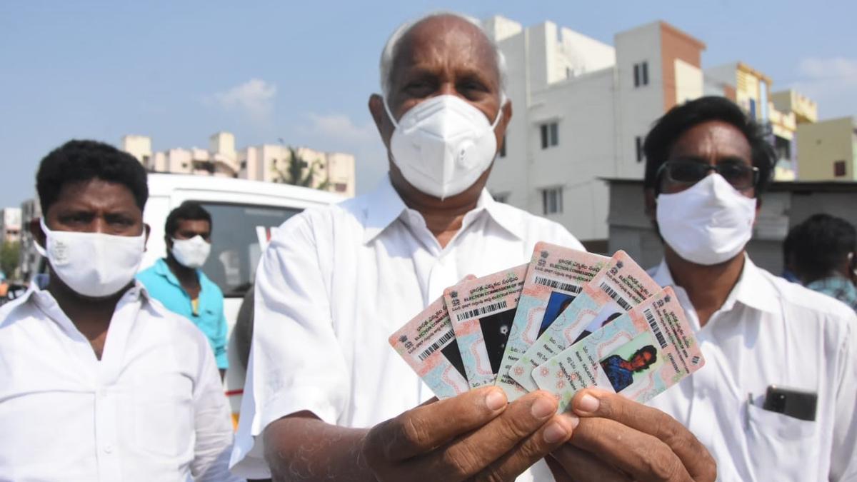 Poll violations | Election Commission of India recommends suspension of IAS officer, 5 others