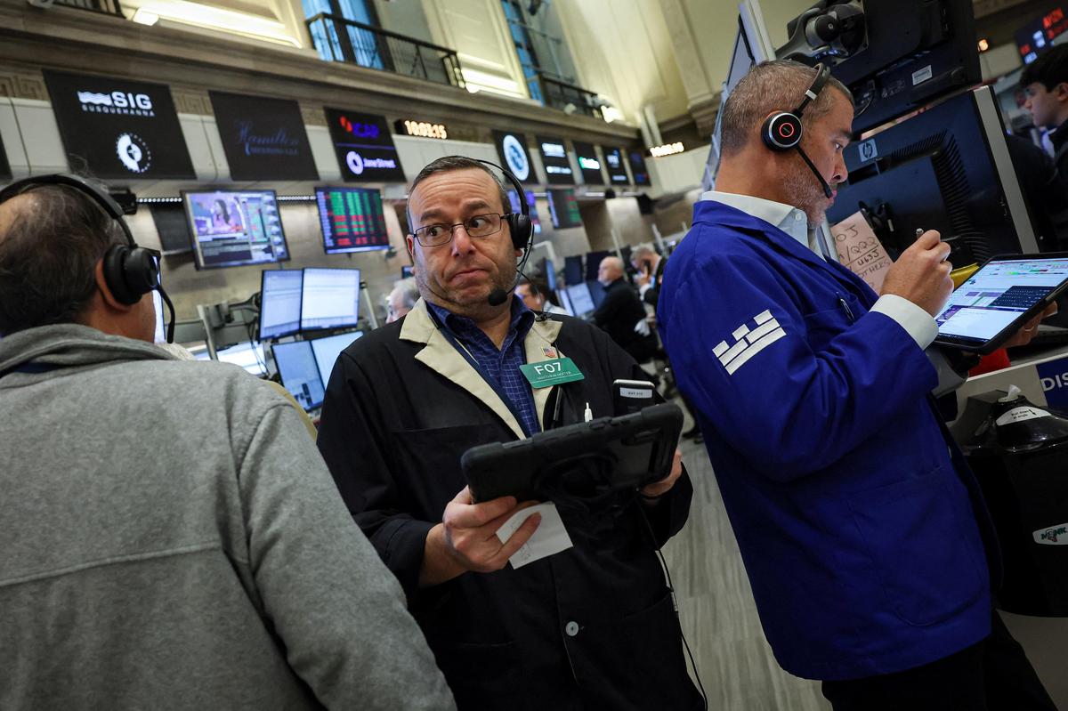 thehindu.com - Ap - U.S. futures, bitcoin fall, Asian markets mixed after Supreme Court nixes Trump's tariffs