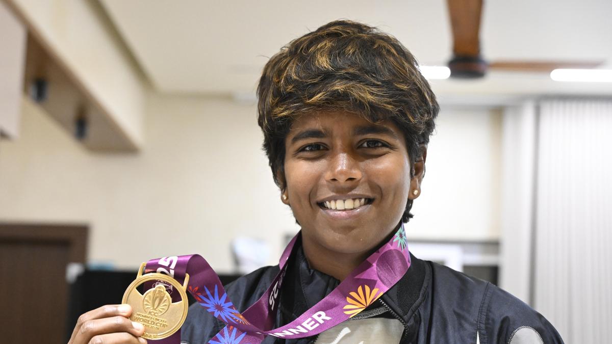 Arundhati, yürüdüğüm her yerde insanlar beni tanıyordu… farklı bir deneyimdi diyor