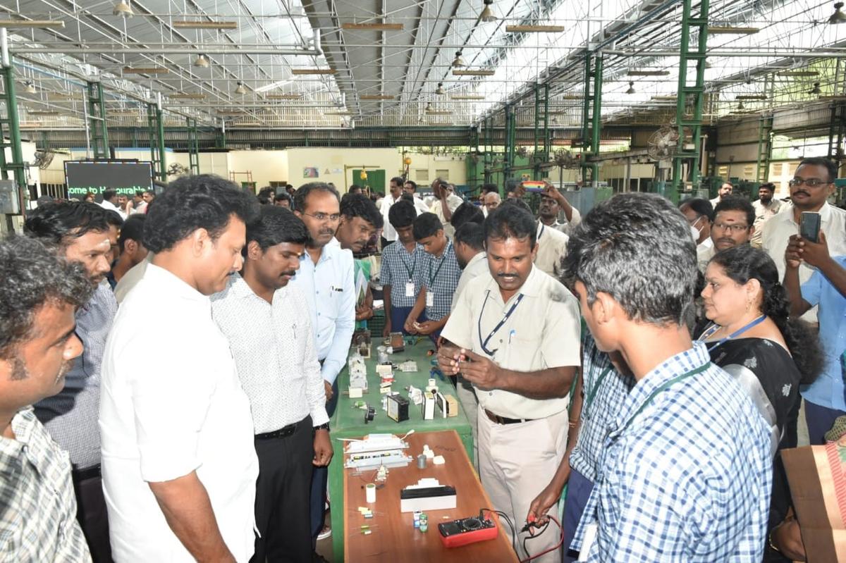 Virtual reality library launched in Tiruchi