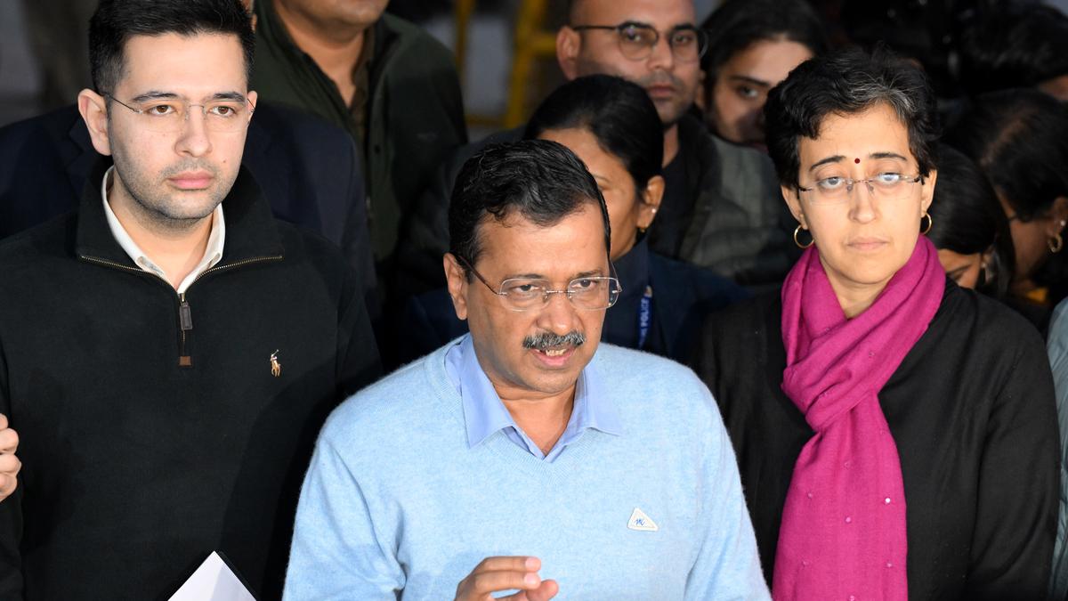 Delhi election: Kejriwal meets EC officials, flags ‘threat to voters by police’