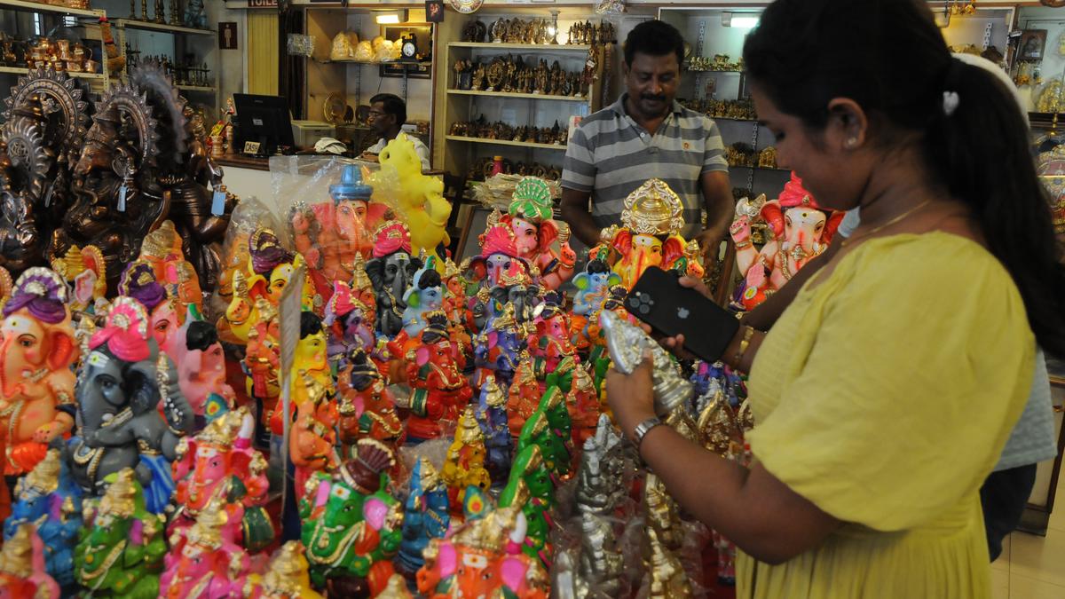Exhibition of Vinayaka idols at Poompuhar in Erode