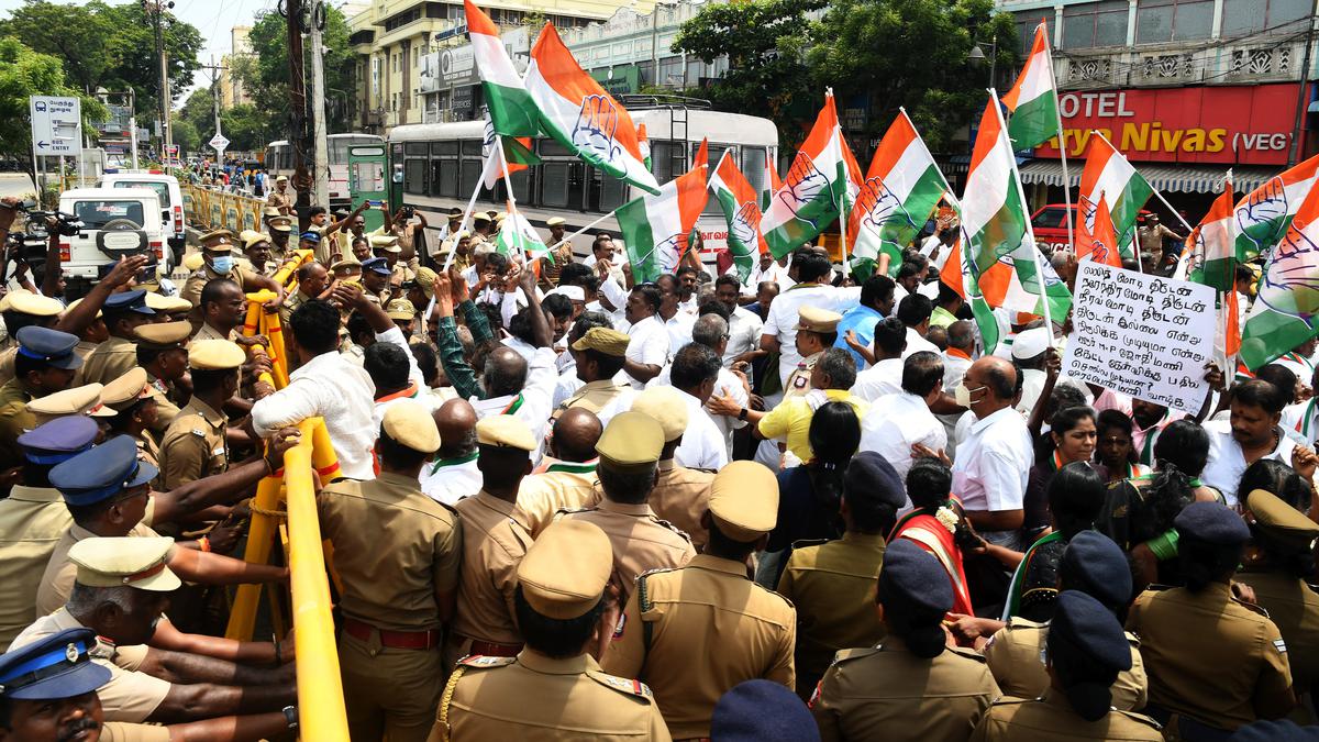 Congress cadre stage protest