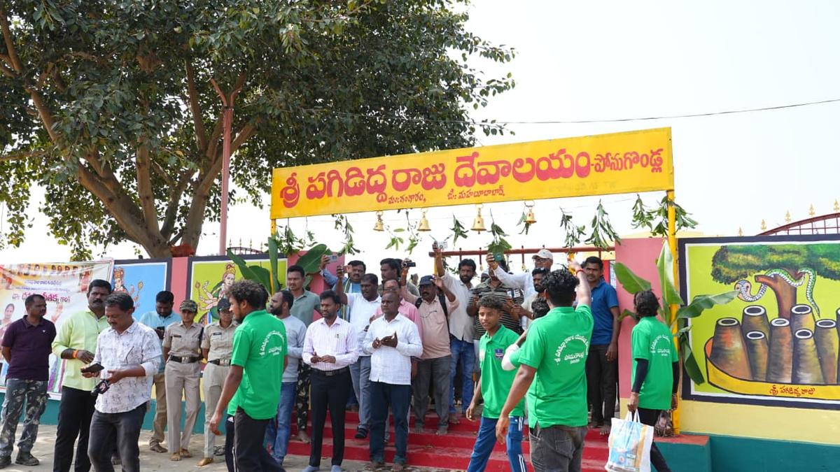 Medaram gears up for Sammakka-Saralamma Maha Jatara, Pagididdaraju procession begins from Ponugondla