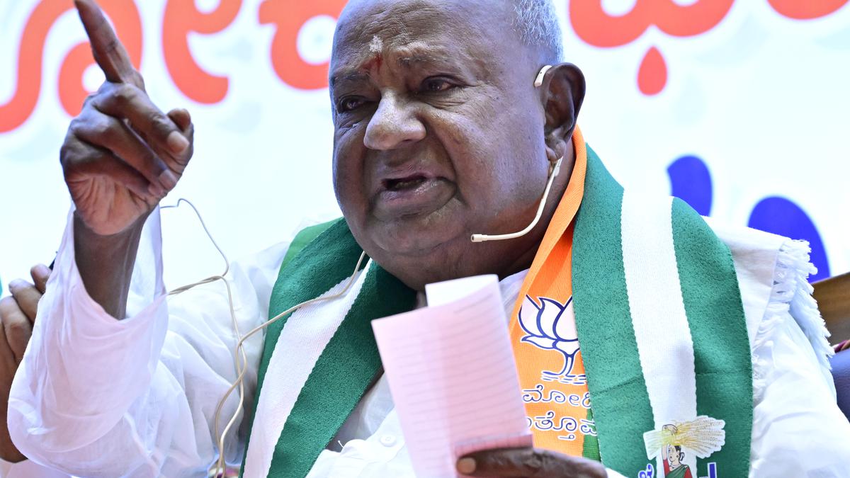 ‘Power drunk’ Siddaramaiah needs to be humbled: Deve Gowda