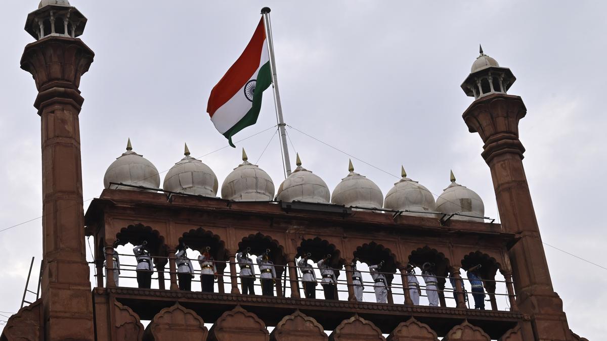 https://th-i.thgim.com/public/incoming/8slv9m/article69930169.ece/alternates/LANDSCAPE_1200/41_Independence_Day_Full_Dress_Rehearsal_13_08_Delhi.jpg