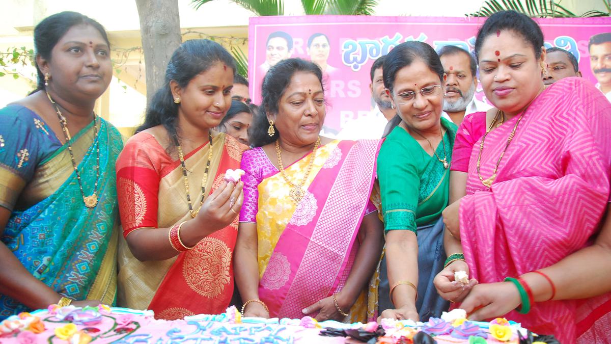 BRS groups celebrate KCR birthday separately