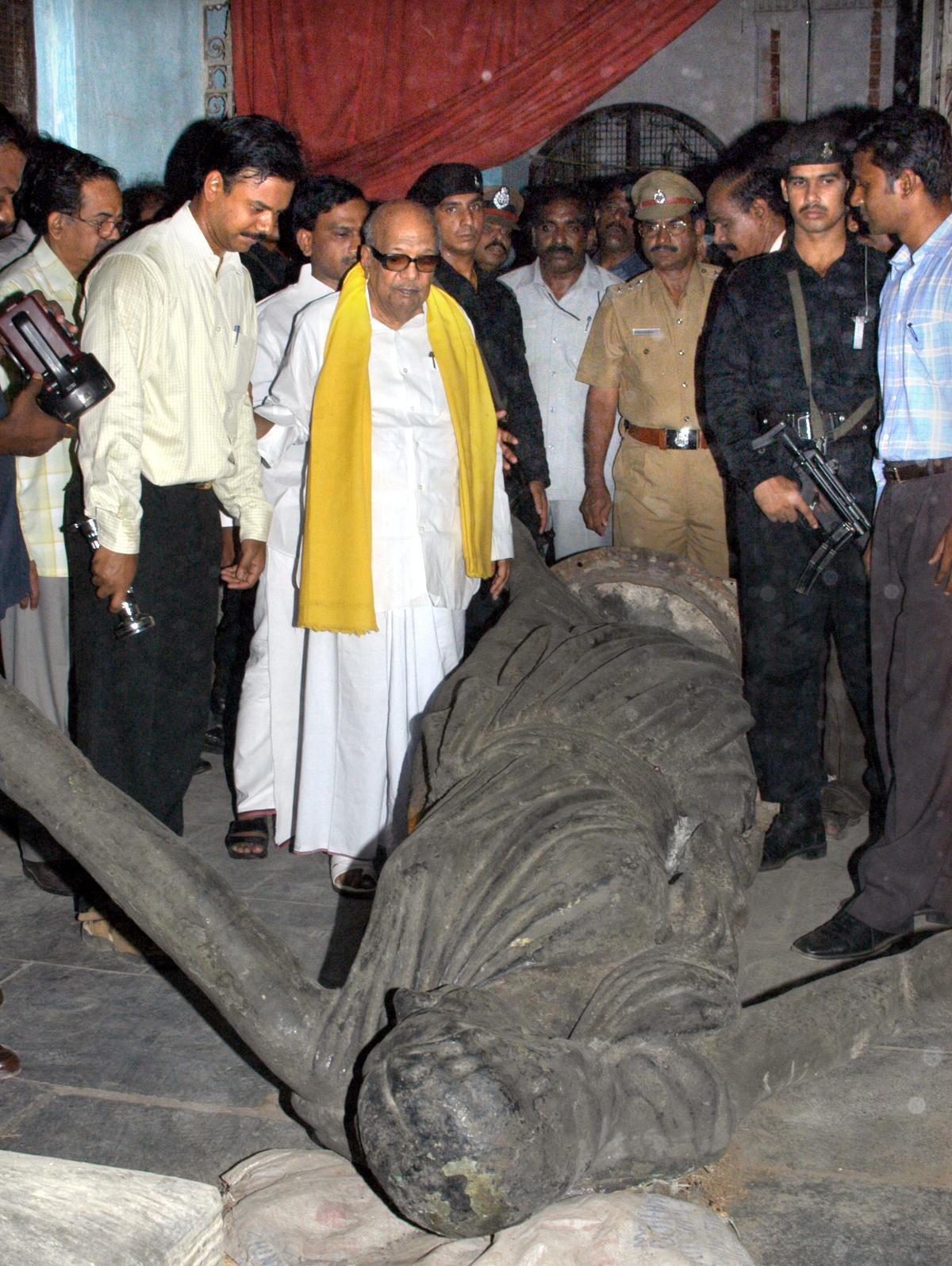 Chief Minister M. Karunanidhi on May 15, 2006 inspecting the Kannagi statue that was being kept at the Government Museum in Chennai. Chief Minister M. Karunanidhi on May 15, 2006 inspecting the Kannagi statue that was being kept at the Government Museum in Chennai.
