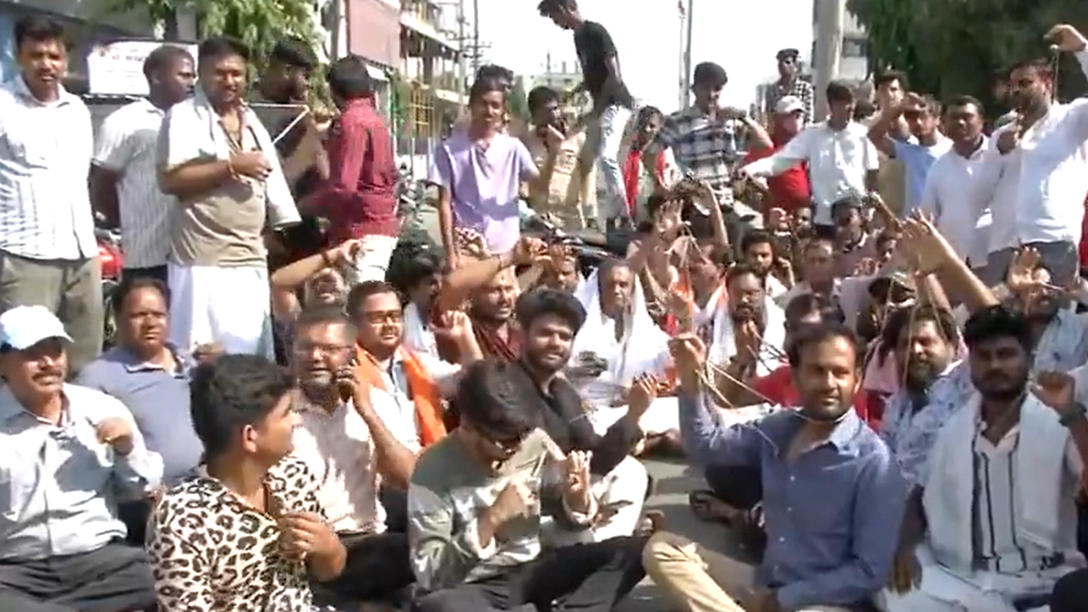 Brahmin community protests in Kalaburagi over removal of students’ sacred thread at NEET exam centre