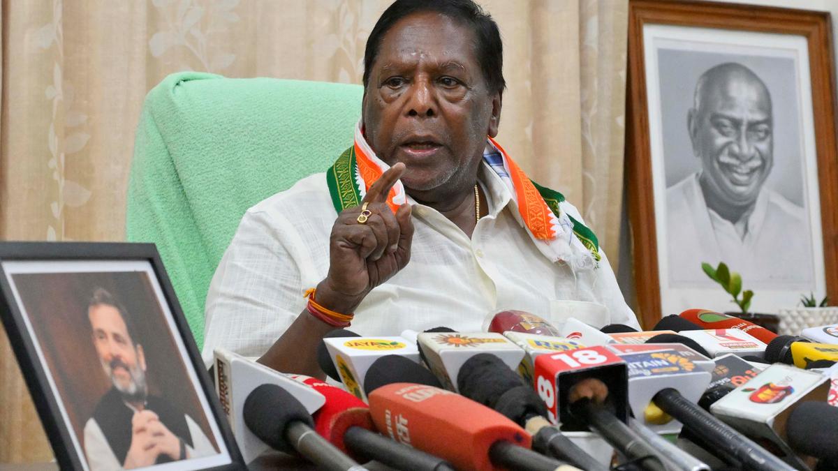 Former CM flays AINRC-BJP govt. for rise in encroachment of properties in Puducherry