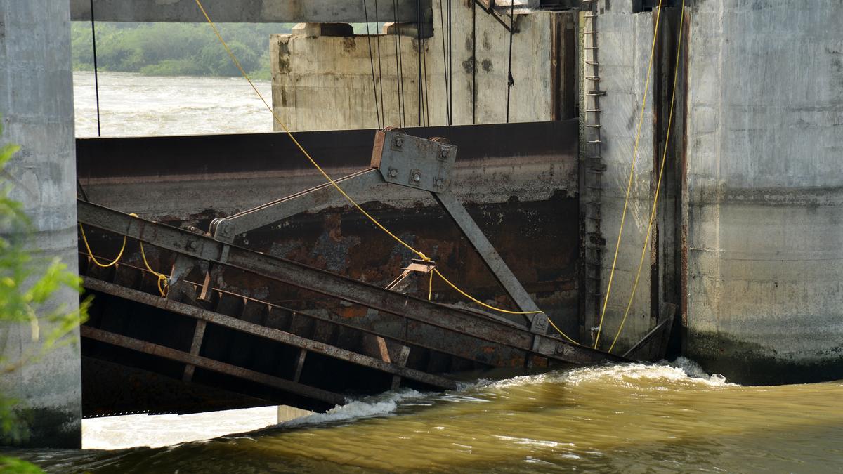 Second crest gate of Gundalakamma reservoir partially damaged due to flash floods triggered by cyclone Michaung