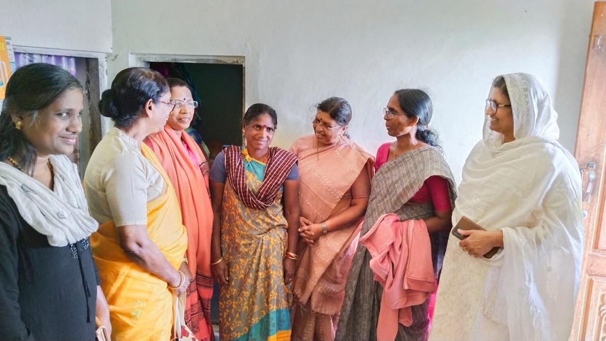 Lack of vehicle facilities denies 
tribespeople access to welfare schemes: women’s panel