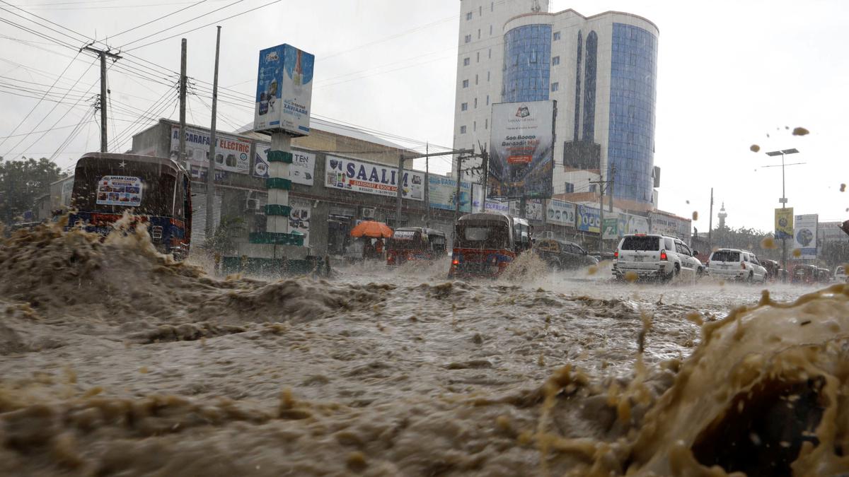 Worst floods in decades kill 29 in Somalia, hit towns across East Africa