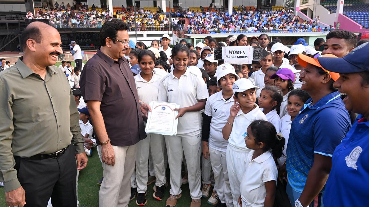Over 600 youngsters complete The Hindu FIC-AM/NS cricket coaching camp