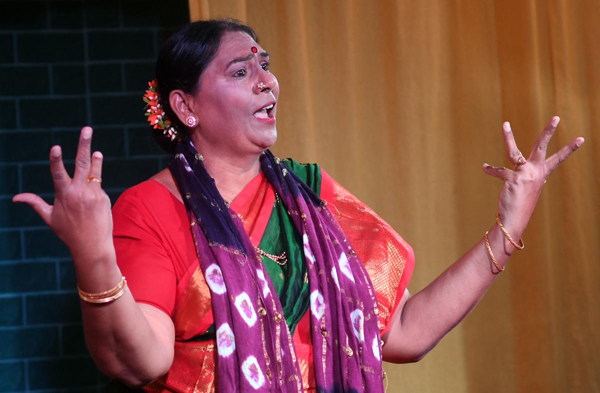 In Vellai Mozhi Revathi brings her life story to the stage 