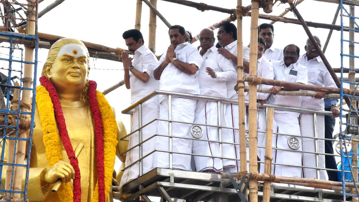 Marking 116th Thevar Jayanthi, T.N. CM Stalin garlands Thevar statue in ...