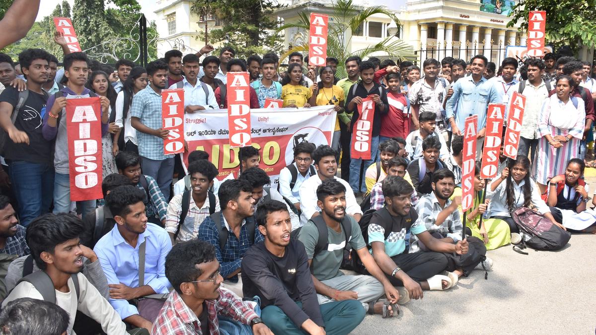 Students protest seeking postponement of varsity exams - The Hindu