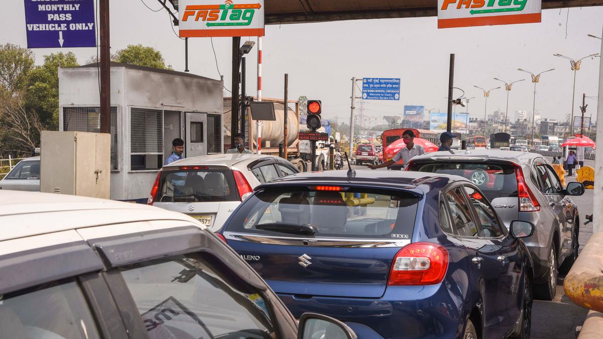 Maharashtra Cabinet mandates FASTag for all vehicles starting April