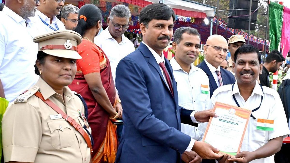 Republic Day celebrated with patriotic fervour in Erode