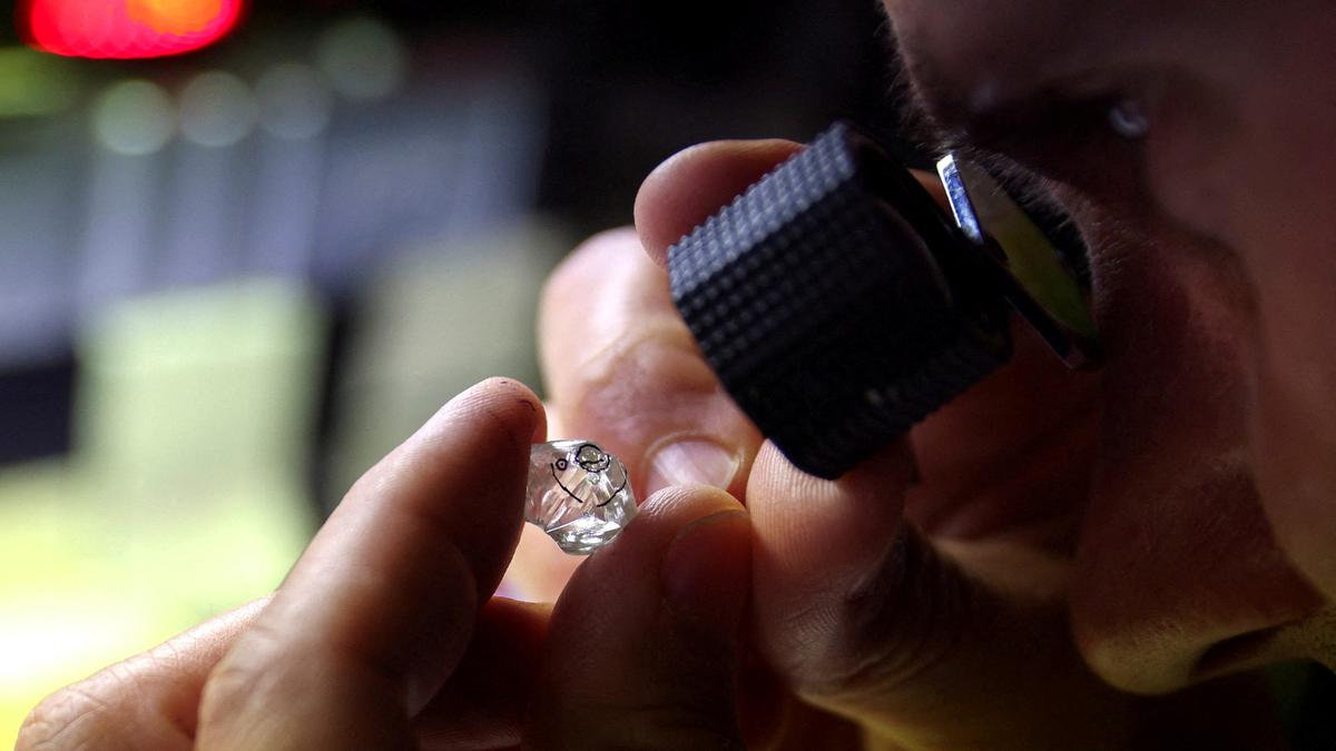 Gem, jewellery exports dip by 4.52% in November to ₹19,018 crore: GJEPC