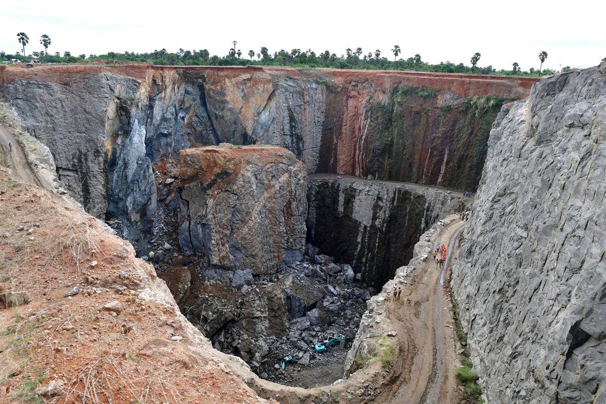 Can police personnel be ‘authorised officer empowered’ under Mines and Minerals Act? HC refers matter to Full Bench