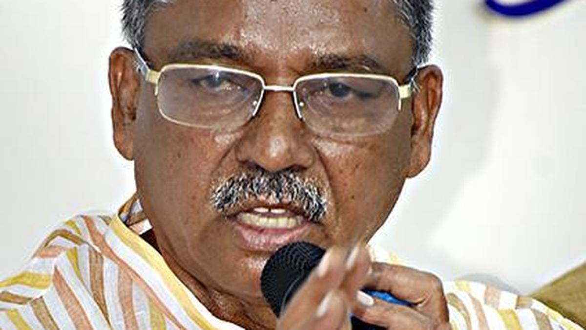 Congress leader V.S. Ugrappa urges Karnataka government to take steps to vacate stay on 56% reservation