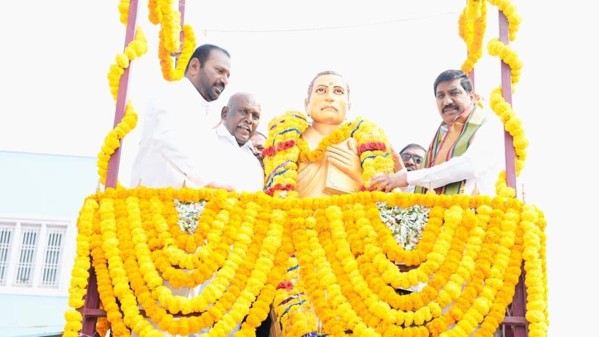 Tributes paid to Potti Sreeramulu