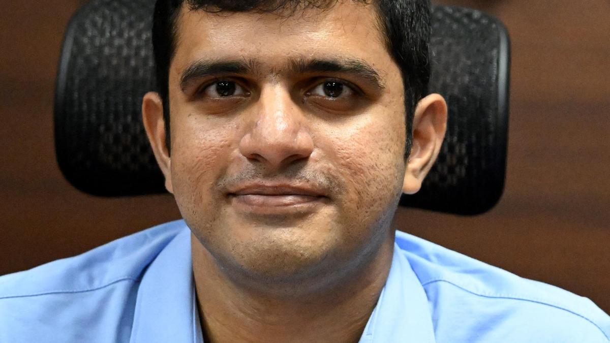 Katta Ravi Teja takes charge as Coimbatore Corporation Commissioner